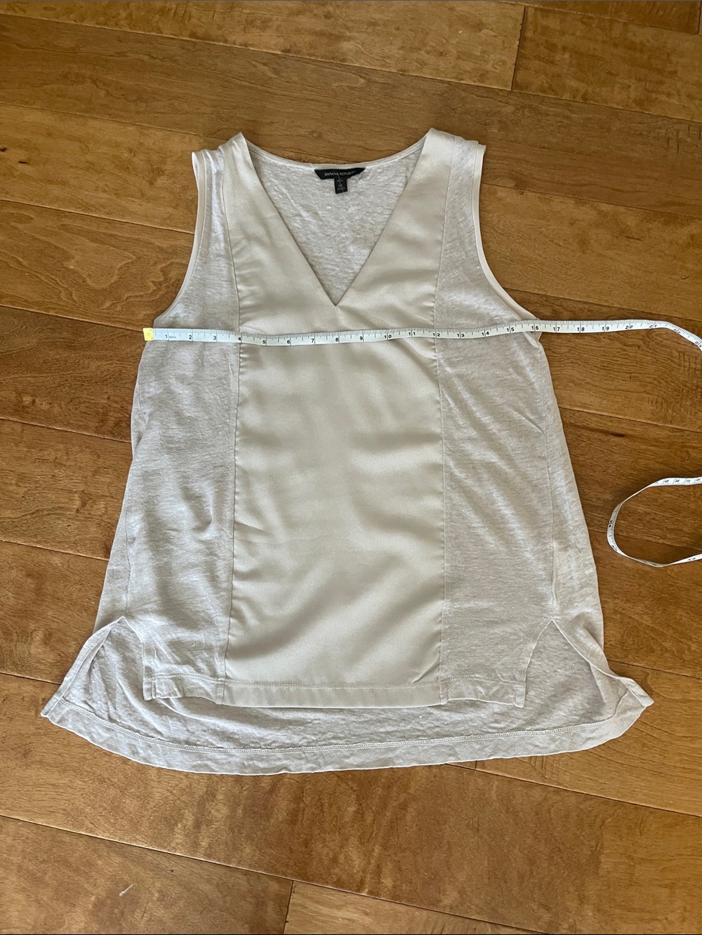 Banana Republic V-Neck Sleeveless Top